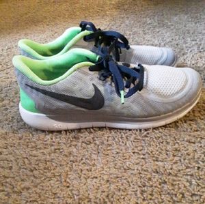 Nike Free 5.0 tennis shoes